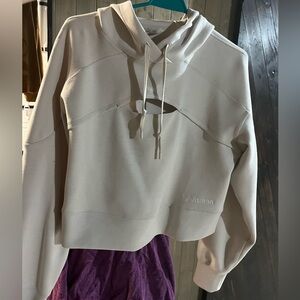 LULULEMON GET CENTRED CROP